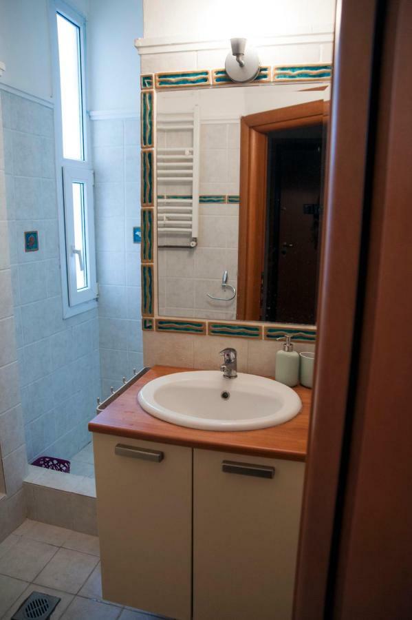 Two Bedroom Apartment Tesalonika Bagian luar foto