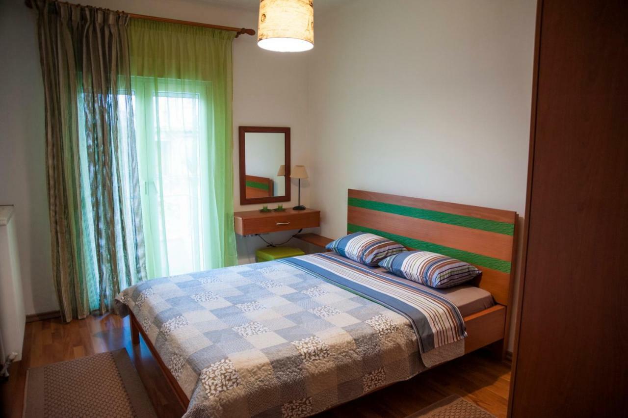 Two Bedroom Apartment Tesalonika Bagian luar foto